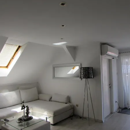 Jejna Apartman *